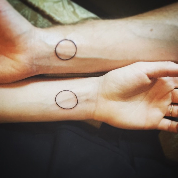 татуировки для влюбленных пар круги