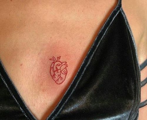 татуировки на груди
