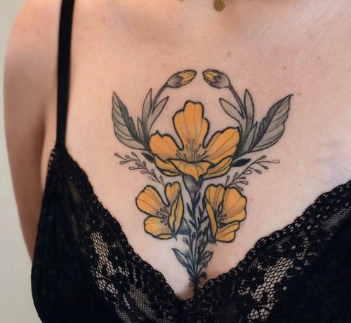 татуировка на девчачьей груди